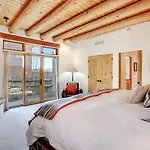 Bishops Lodge Villa Corazones, 3 Bedrooms, Sleeps 6, Fireplaces, WiFi,